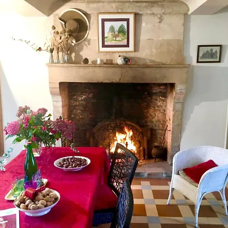 Holiday home Maison Charmante A Ri Avec Jardin Et Terrasse Ri