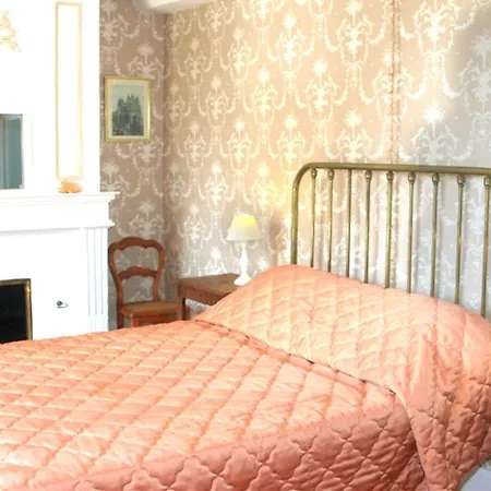 Maison Charmante à Ri Avec Jardin Et Terrasse * Ri