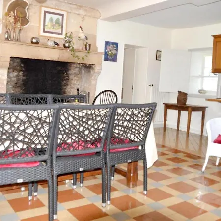 Holiday home Maison Charmante A Ri Avec Jardin Et Terrasse *