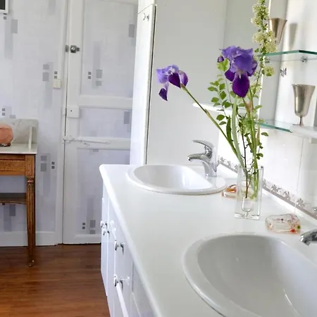 Casa vacanze Maison Charmante à Ri Avec Jardin Et Terrasse *