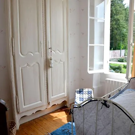 Maison Charmante à Ri Avec Jardin Et Terrasse Ri