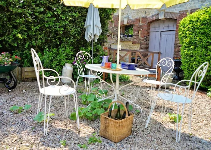 Maison Charmante A Ri Avec Jardin Et Terrasse Ri