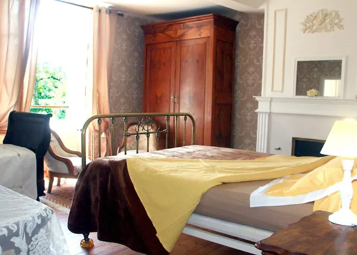 Maison Charmante A Ri Avec Jardin Et Terrasse بيت للعطل