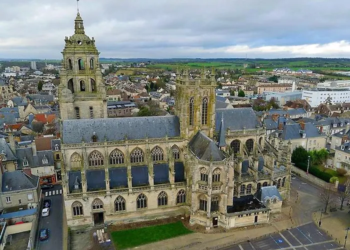 Maison Charmante A Ri Avec Jardin Et Terrasse Nyaraló