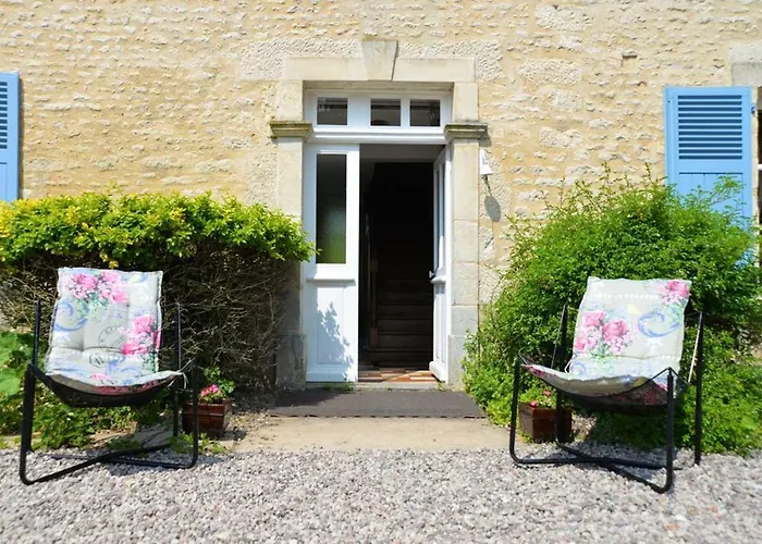 Maison Charmante A Ri Avec Jardin Et Terrasse بيت للعطل Ri
