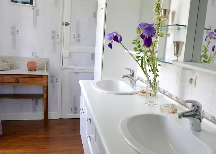 Nyaraló Maison Charmante A Ri Avec Jardin Et Terrasse *