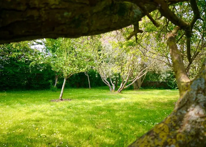 Maison Charmante A Ri Avec Jardin Et Terrasse Nyaraló